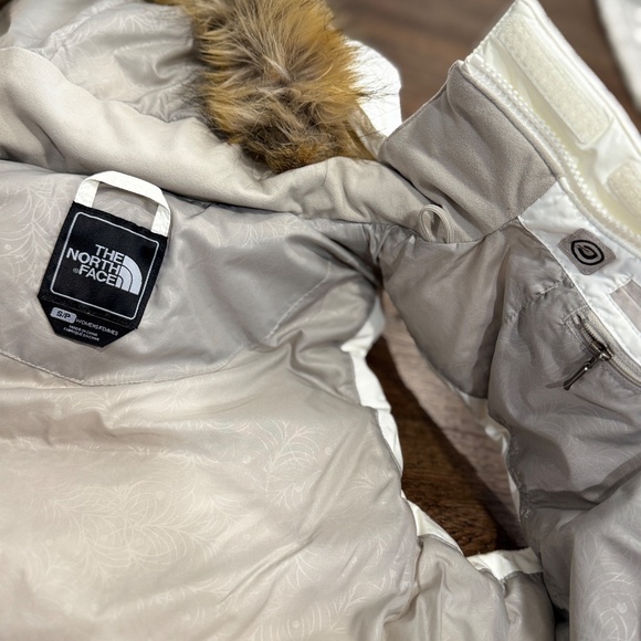 The North Face White Insulated Puffer Vest with Faux Fur Hood – Women’s Small - Picture 3 of 7